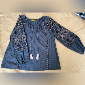 Roller Rabbit Size M Grey and Pink Top